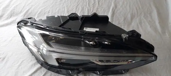 Volvo S90, V90 Headlight/headlamp 31655729