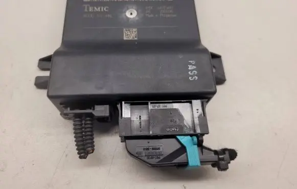 Audi A6 S6 C6 4F Gateway control module 4F0907468D 4F0910468A 8006