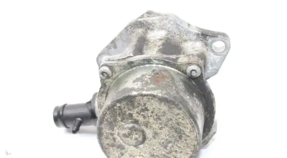 Nissan Juke I F15 Vacuum pump 8201005306C
