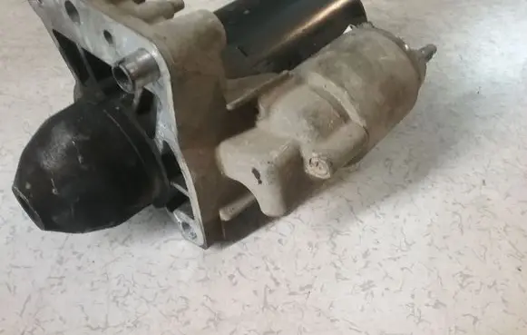 Mini One - Cooper Coupe R56 Starter motor 758935401 0001138004 20080625