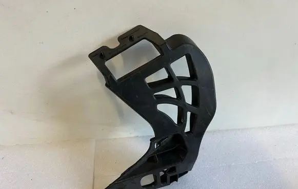 BMW 5 G30 G31 G38 Front bumper mounting bracket 8491489
