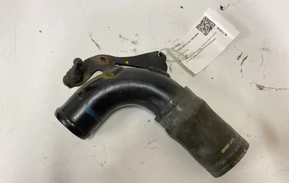 Volvo V40 Intercooler hose/pipe AV616C750AE