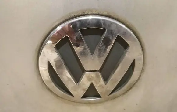 Volkswagen Polo IV 9N3 Manufacturer badge logo/emblem 