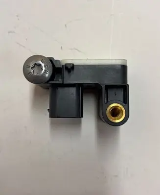 BMW 1 E82 E88 Airbag deployment crash/impact sensor 0285003900 6911003 081007