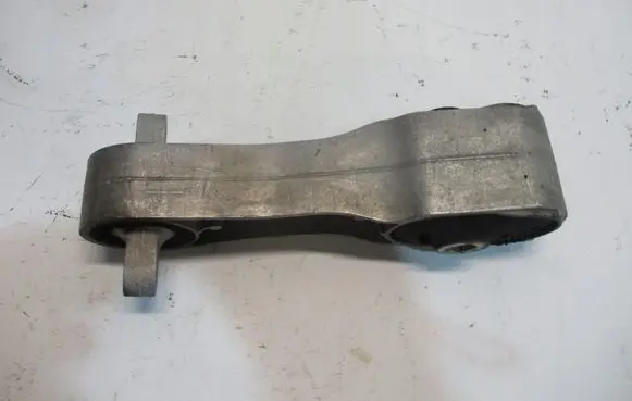 BMW 2 Active Tourer U06 Engine mount vacuum valve 6885788