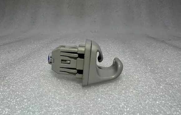 Toyota Yaris Sun visor clip/hook/bracket 7434833040B1