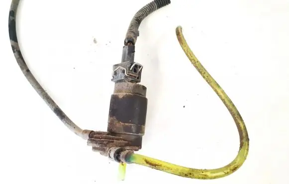Nissan Primera Windscreen/windshield washer pump