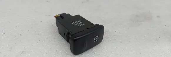 Hyundai Galloper Fog light switch 908125 HR80 8290