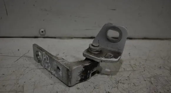Ford Focus Front door upper hinge