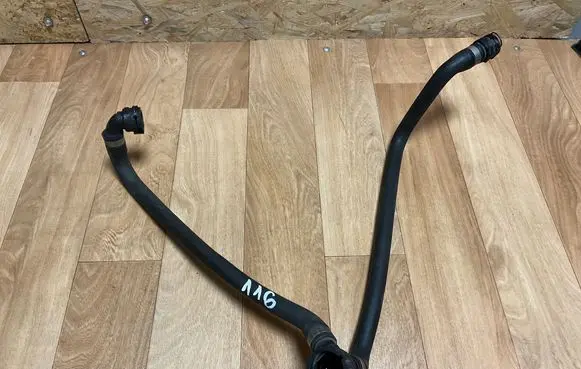 BMW 5 E60 E61 Engine coolant pipe/hose 7798498