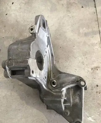 Volkswagen Crafter Engine mounting bracket 04L145169C