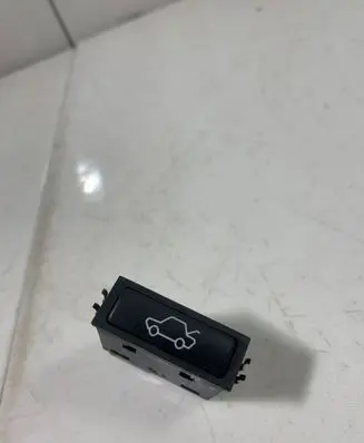 BMW 5 E39 Tailgate opening switch 8365579