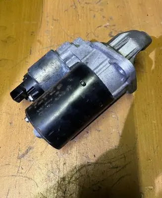 BMW 3 E92 E93 Starter motor 2354701 12412354701