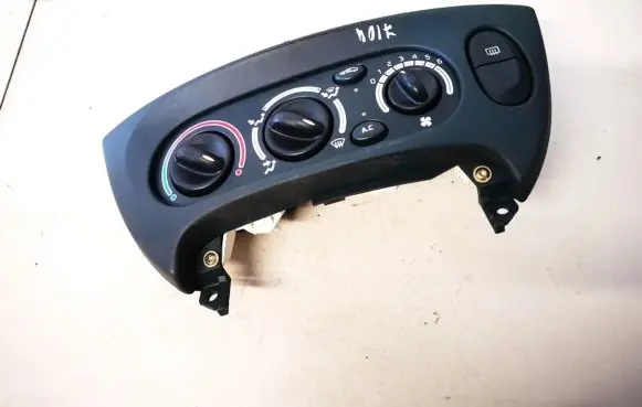 Renault Megane I Climate control unit 655739w