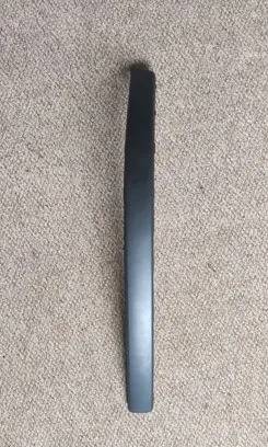 Front bumper splitter molding