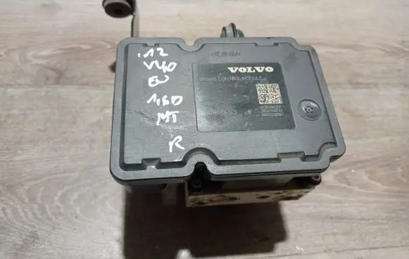 Volvo V40 ABS Pump 10096104143 31317074 P31317074