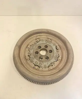 Volkswagen PASSAT B8 Dual mass flywheel 415074409