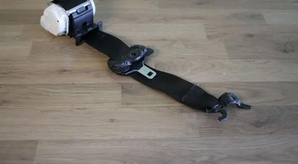 BMW 1 E81 E87 Front seatbelt