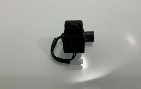 Mercedes-Benz CLS C219 Windshield washer spray nozzle 