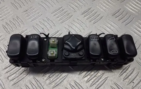 Mercedes-Benz Vaneo W414 A set of switches 1688203710