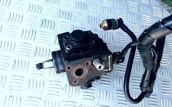 KIA Ceed Fuel injection high pressure pump 33100-2A400