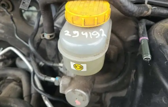Subaru Outback Brake fluid reservoir 26401AJ000