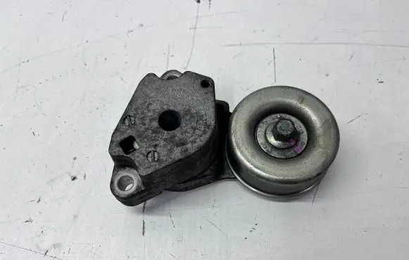 Mitsubishi L200 Generator/alternator belt tensioner