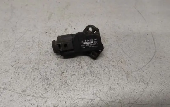 Volkswagen Touran I Air pressure sensor 0281002401 038906051C