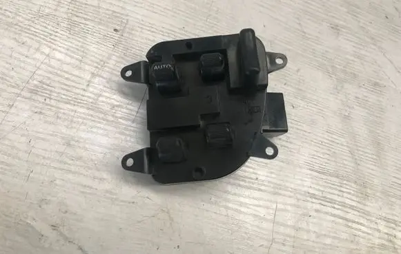 Subaru Impreza I Electric window control switch