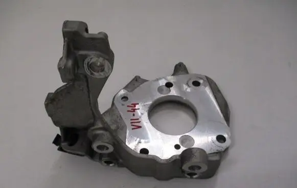 Peugeot 2008 II Fuel pump bracket 9817304180