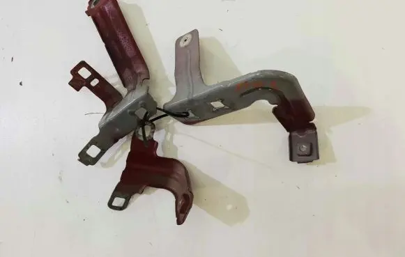 BMW 1 F20 F21 Fender mounting bracket