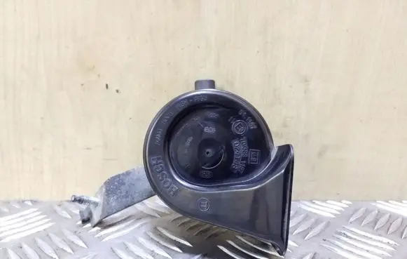 BMW X3 E83 Horn signal 3403281