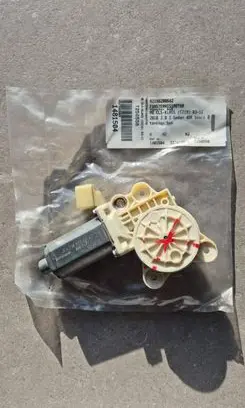 Mercedes-Benz CLS C219 Rear door window regulator motor A2198200542 1481504 T258558