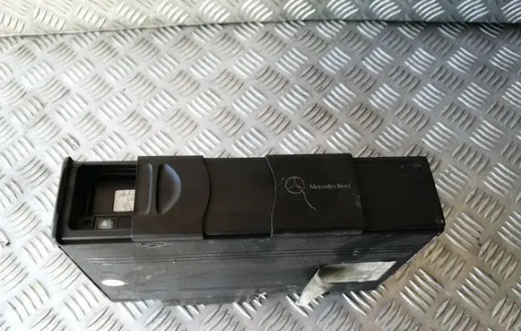 Mercedes-Benz C W203 CD/DVD changer A2038209089 A0028206289