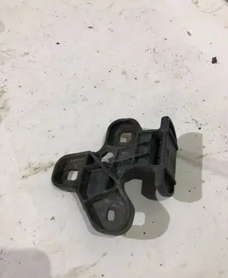 BMW 7 E38 Front bumper mounting bracket 8230513