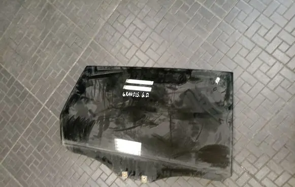 Mitsubishi Grandis Rear door window glass 43R003021