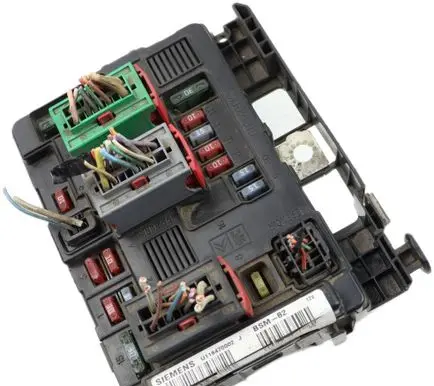 Peugeot Partner Fuse module 9650618580 U118470002J