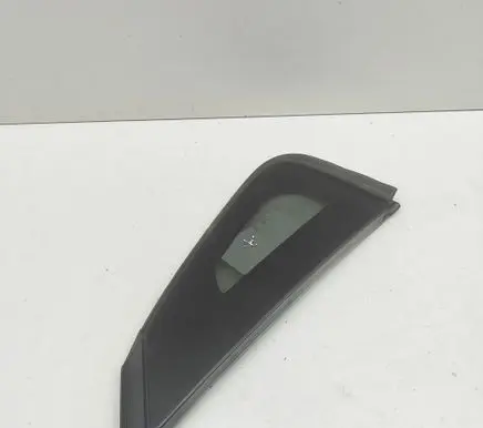 Toyota bZ4X Rear side window 