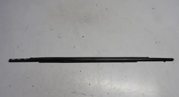 Mitsubishi ASX Rear door windshield rail 