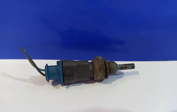 Saab 95 - 96 Oil temperature sensor 15393755