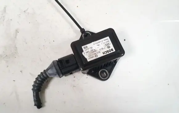 Volkswagen PASSAT B5.5 ESP acceleration yaw rate sensor 8e0907637a 0011025