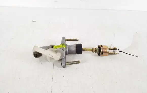 Toyota Corolla E120 E130 Clutch master cylinder 31420-05020