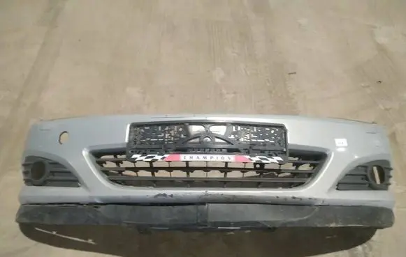 Opel Astra H Front bumper pilkas