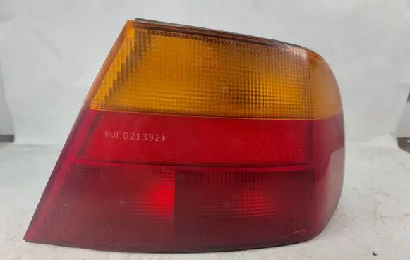 Mitsubishi Carisma Rear/tail lights MB952980 29190202 021392