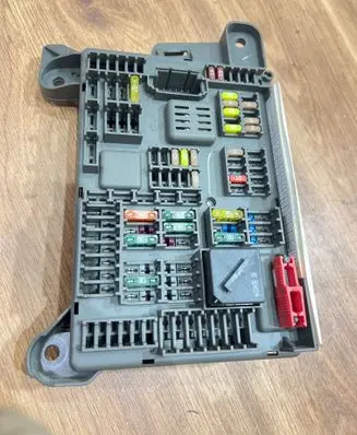 BMW X5 E70 Fuse module 693168704 0331963693168704