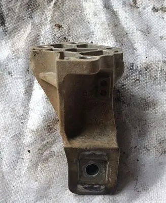 Land Rover Range Rover Sport L494 Engine mounting bracket CPLA6061CB