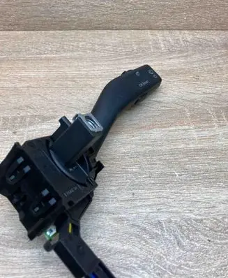 Volkswagen Touran I Wiper control stalk 1K0953519A