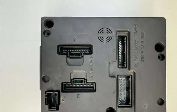 Renault Scenic I Fuse module 8200029342B 02303 S108502610G