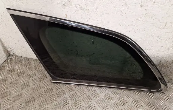 Toyota Avensis T270 Rear side window 6272005090