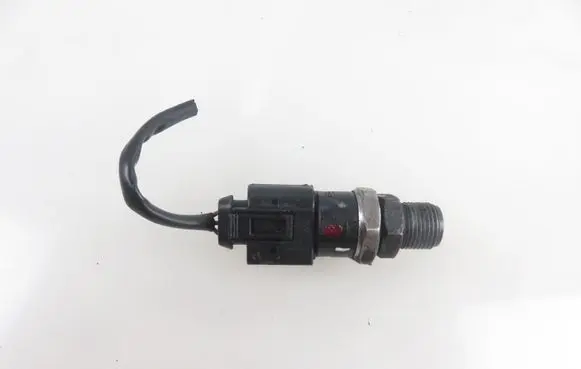 Mercedes-Benz Vaneo W414 Fuel pressure sensor 0281002498 0041537528